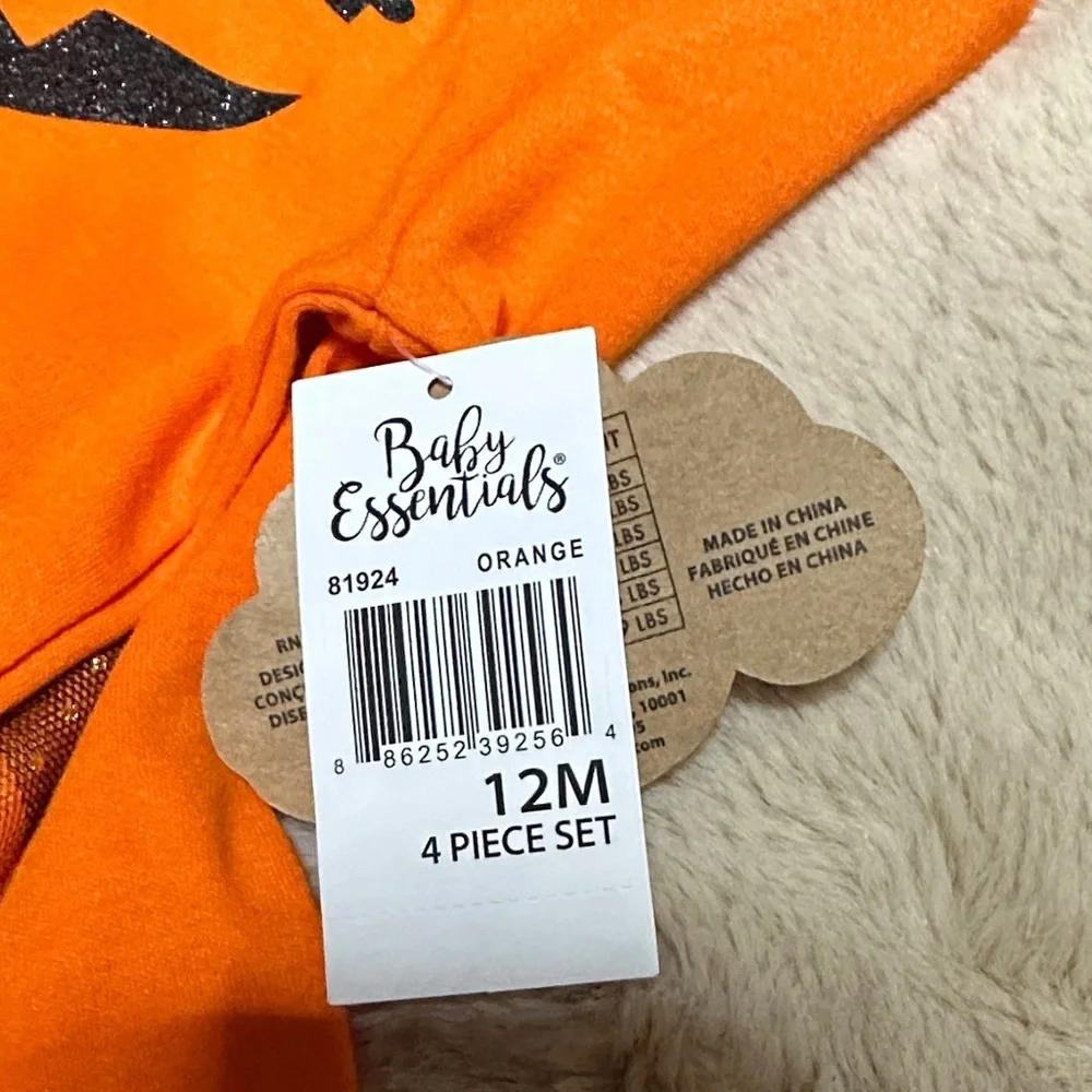 Baby Essentials charming pumpkin